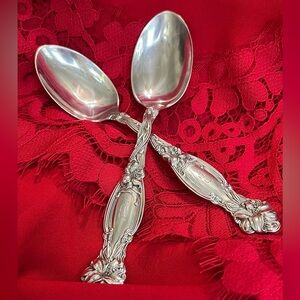 Vintage International 1903 Sterling Silver Frontenac Spoons set of (2)